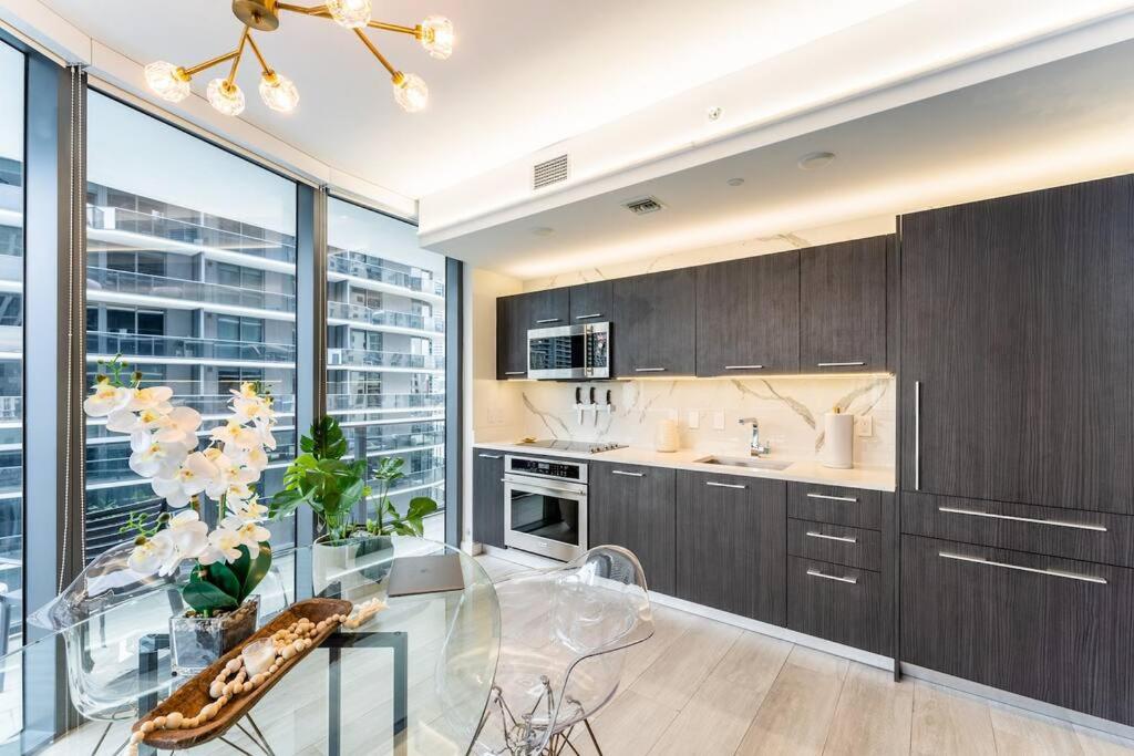 Luxurious Condo in Heart of Brickell