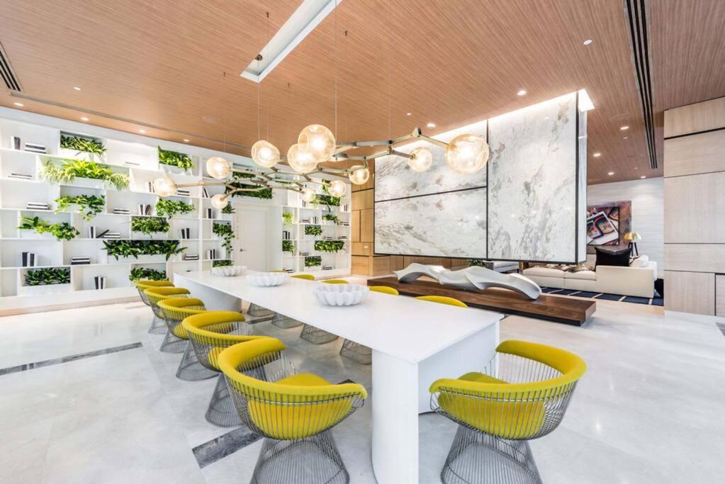 Luxurious Condo in Heart of Brickell