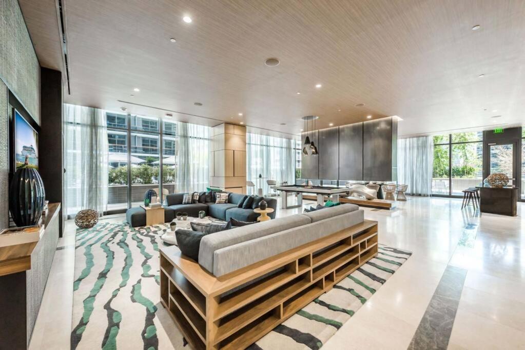 Luxurious Condo in Heart of Brickell
