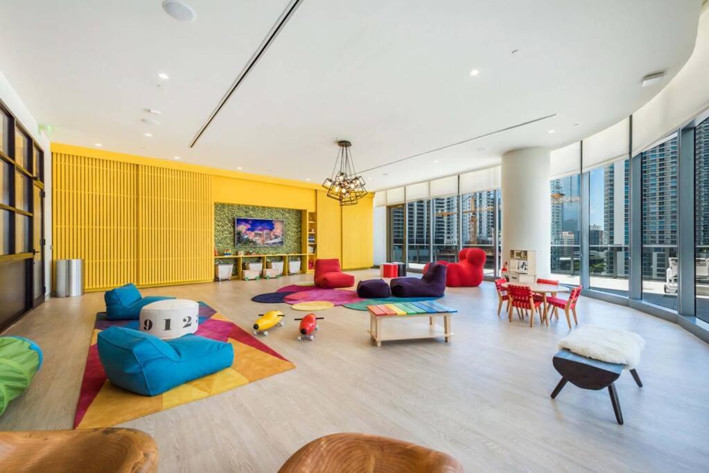 Luxurious Condo in Heart of Brickell