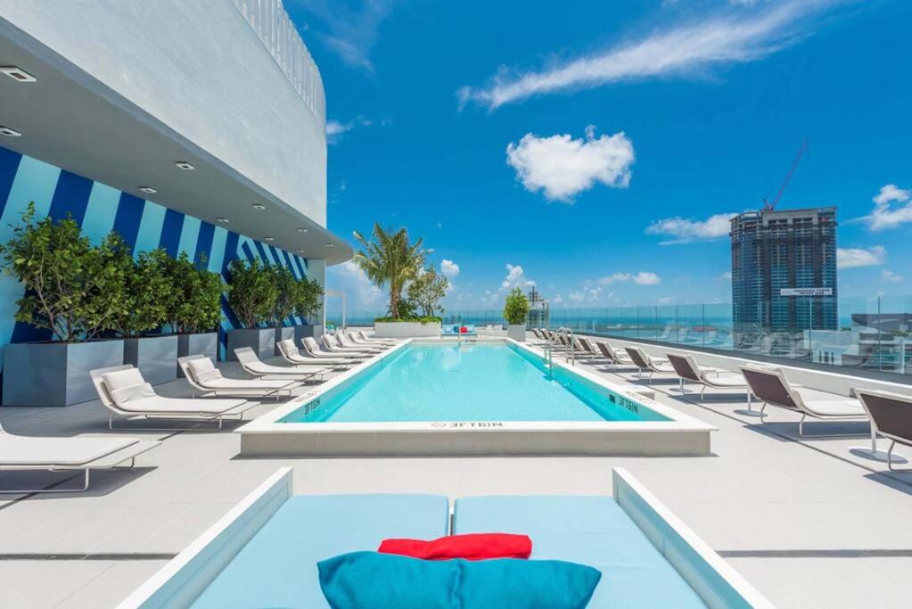 Luxurious Condo in Heart of Brickell