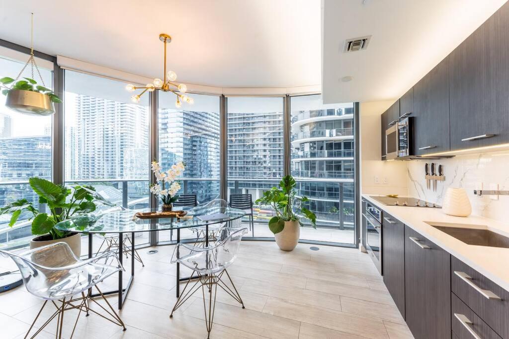 Luxurious Condo in Heart of Brickell