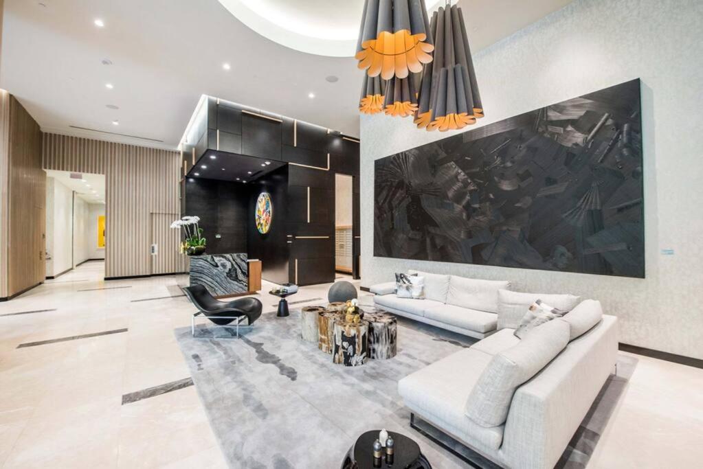 Luxurious Condo in Heart of Brickell