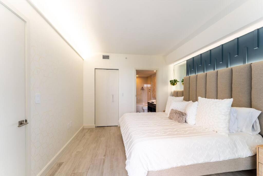 Luxurious Condo in Heart of Brickell