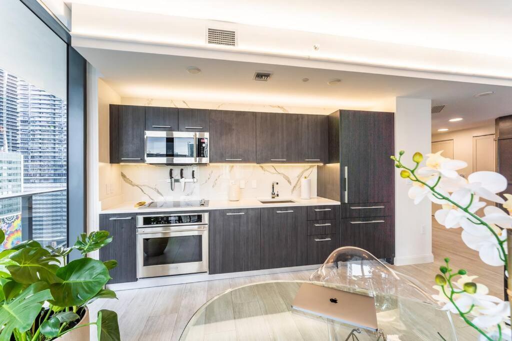 Luxurious Condo in Heart of Brickell