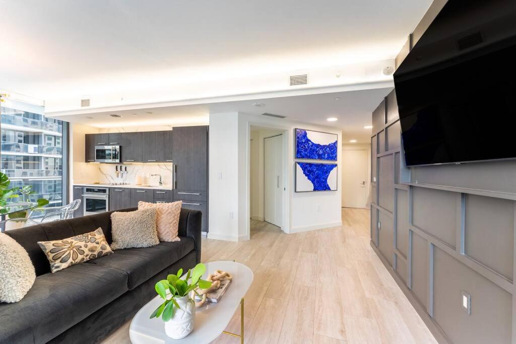 Luxurious Condo in Heart of Brickell