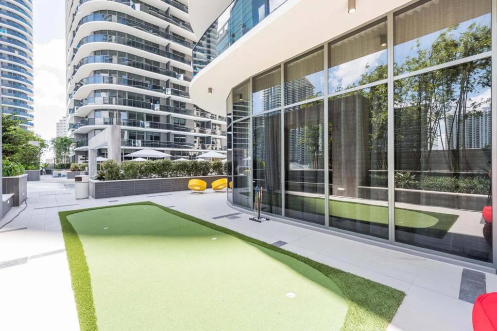 Luxurious Condo in Heart of Brickell