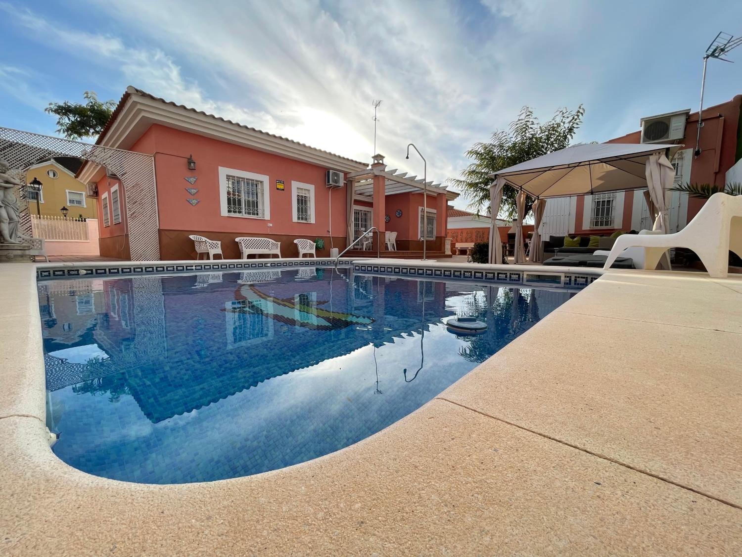 Villa TRIANA con piscina