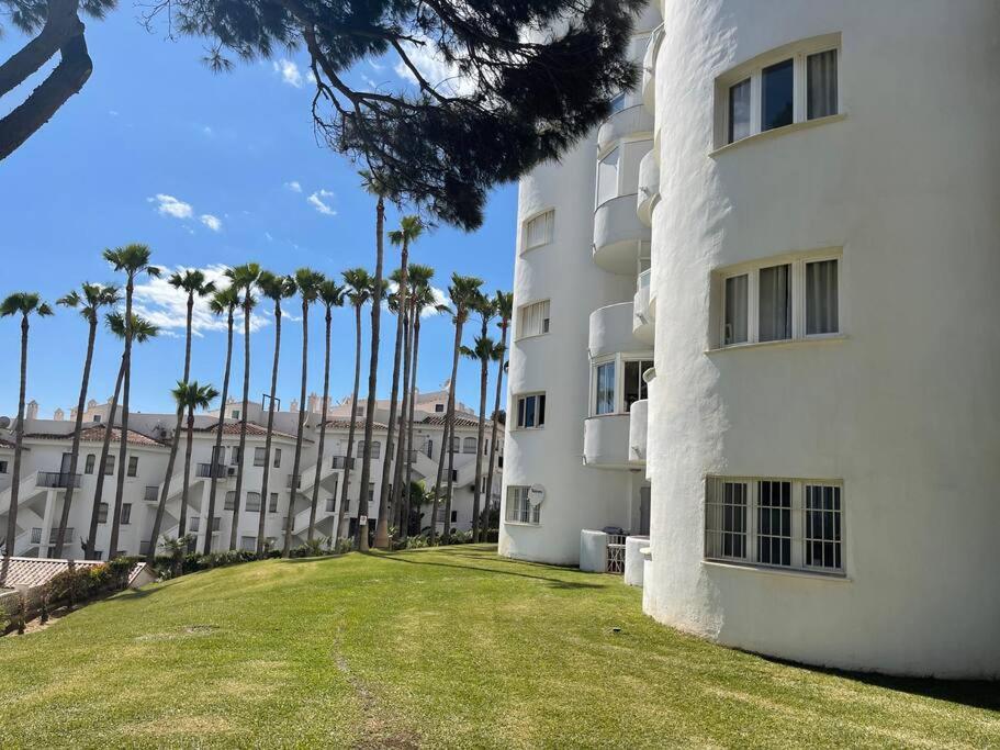 Fancy Studio Direct Access to Sea✺Parking✺Pool