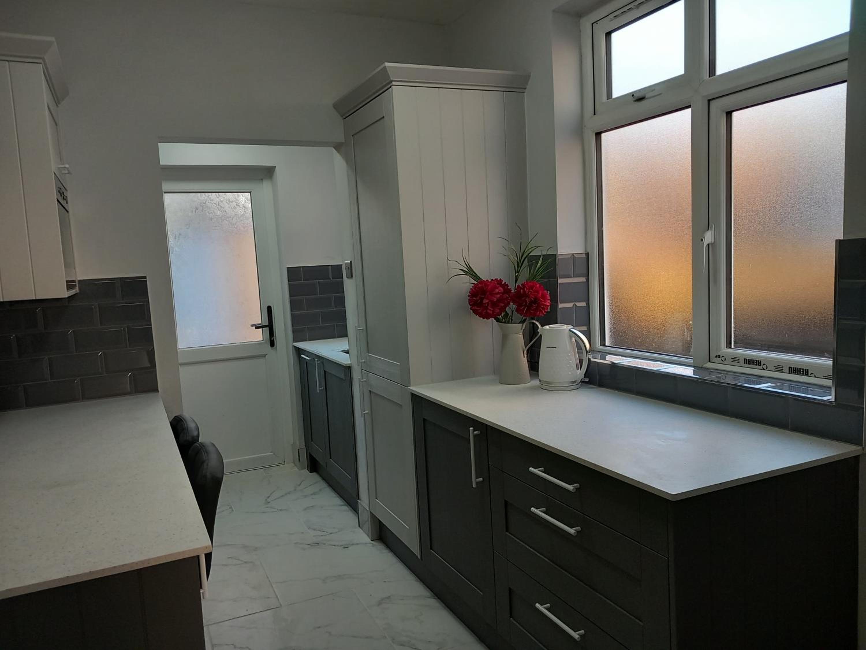 Surbiton Home with free parkings, Surbiton, Kingston upon Thames, Surrey, Greater London UK view 4
