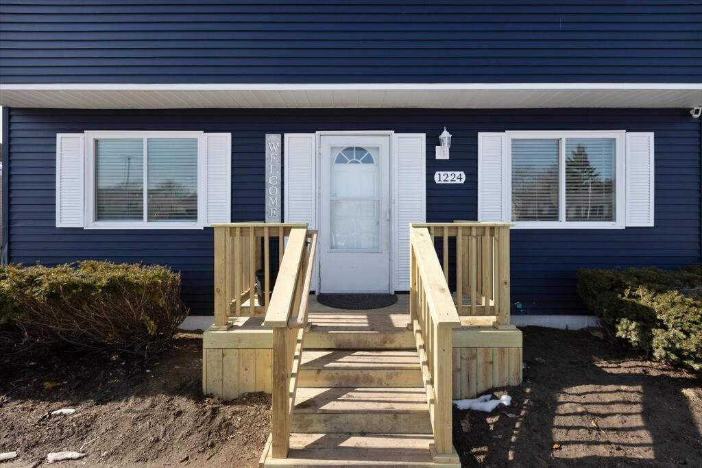 Pet-Friendly Large-Group Oasis view 3