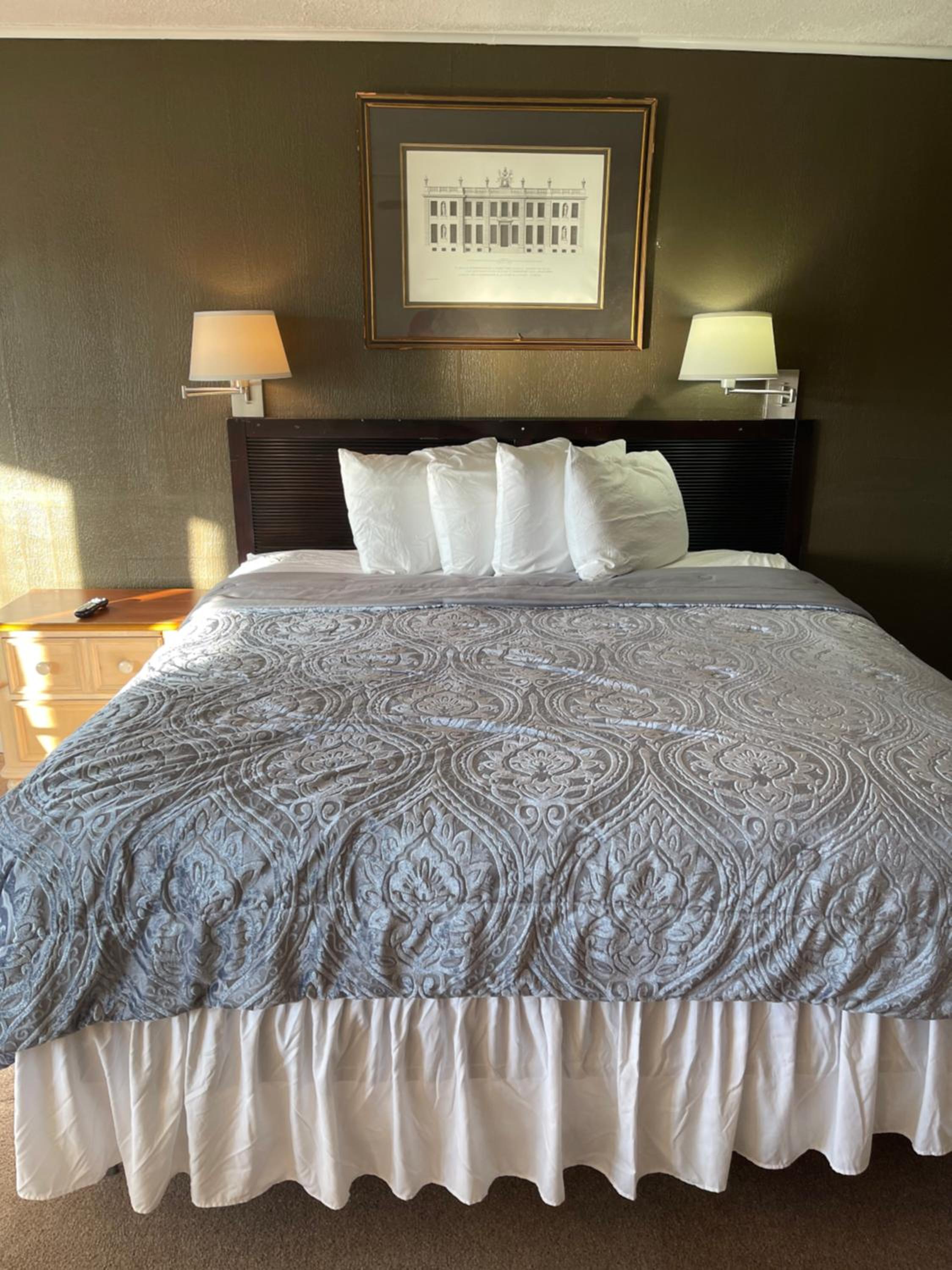 Cliff Dwellers Inn