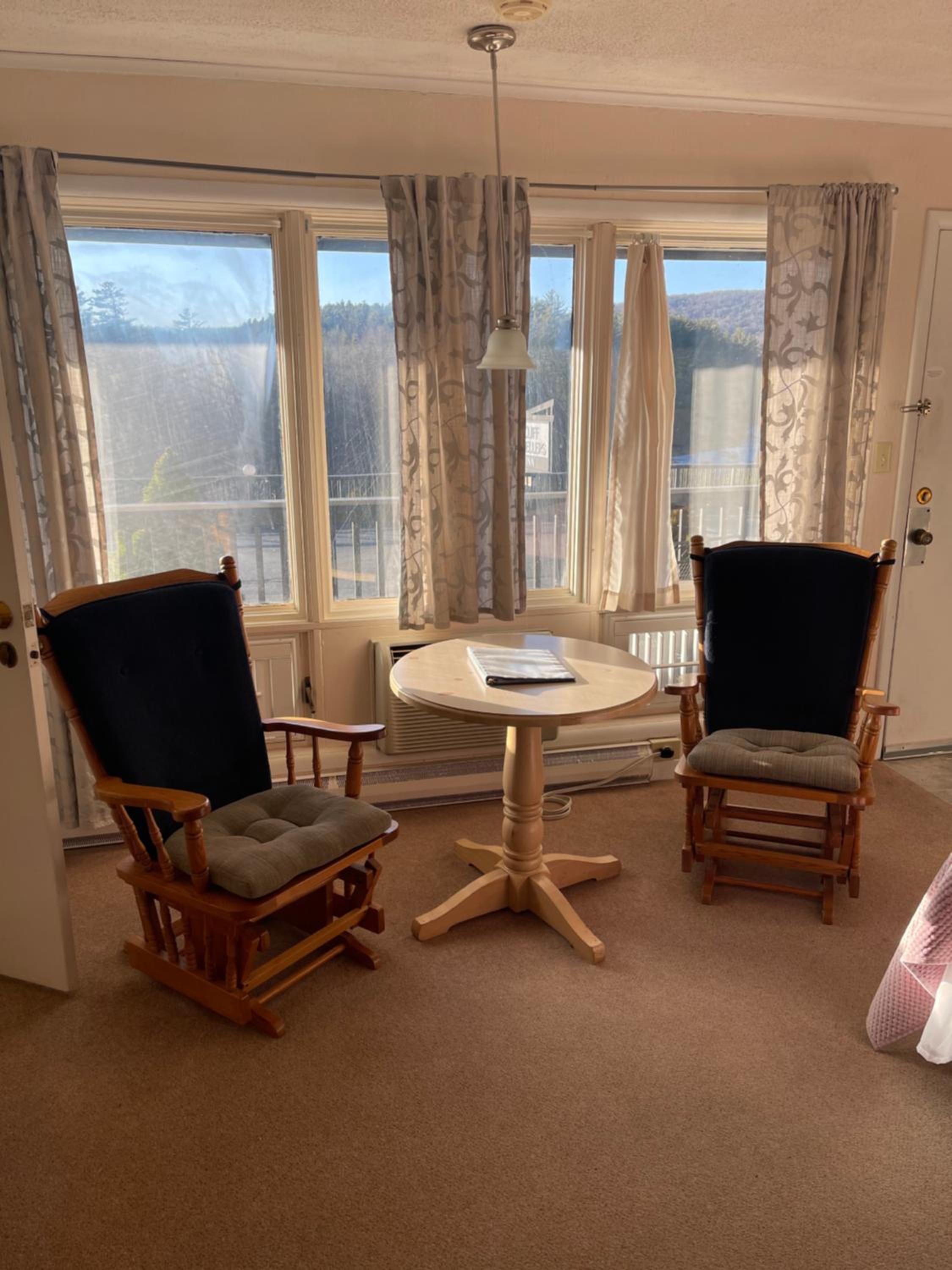 Cliff Dwellers Inn