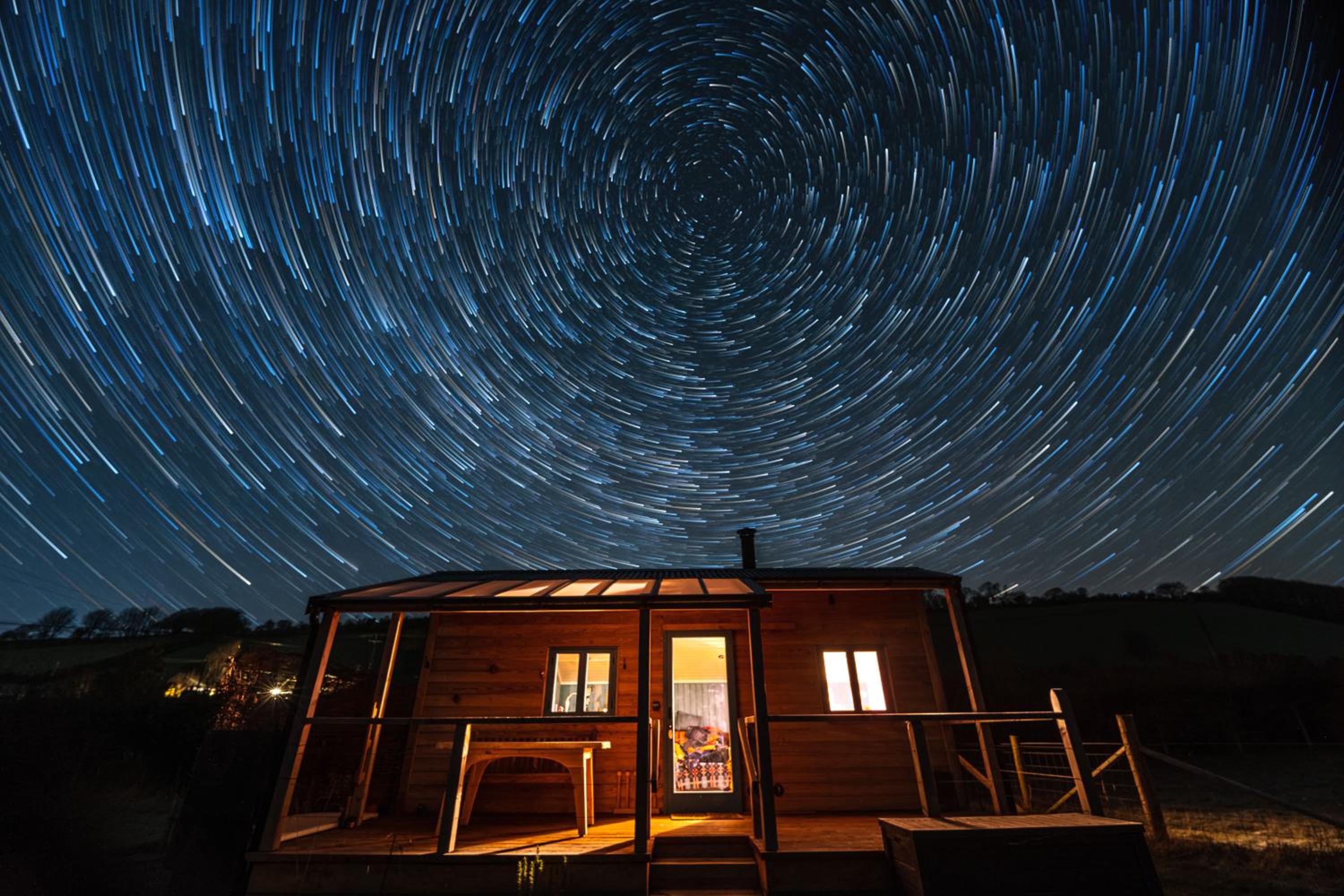 Dôl Swynol Glamping Luxury cabin with outdoor bath view 3