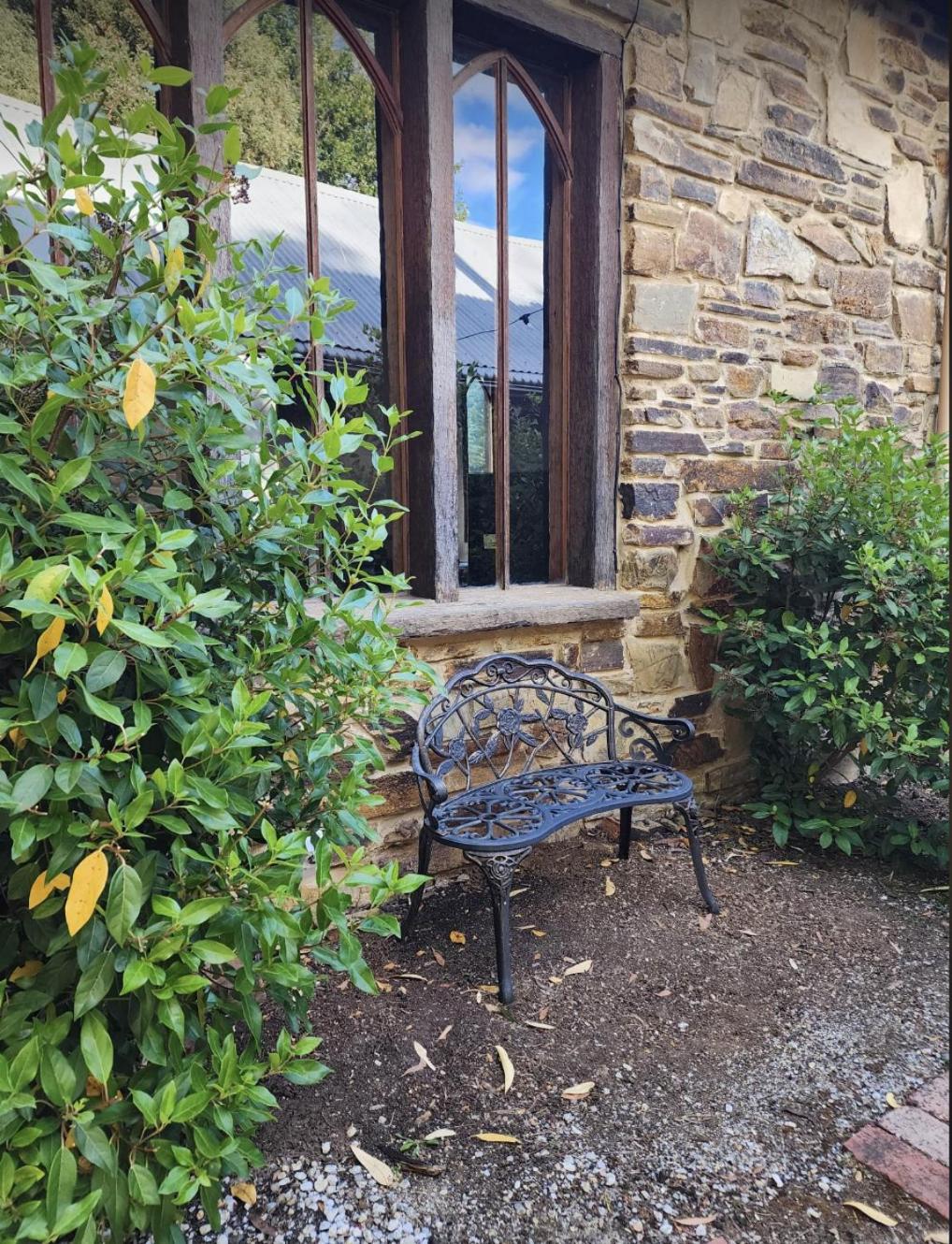 Daylesford FROG HOLLOW ESTATE- The Retreat - Newly renovated ONE BEDROOM RETREAT with Queen Bed
