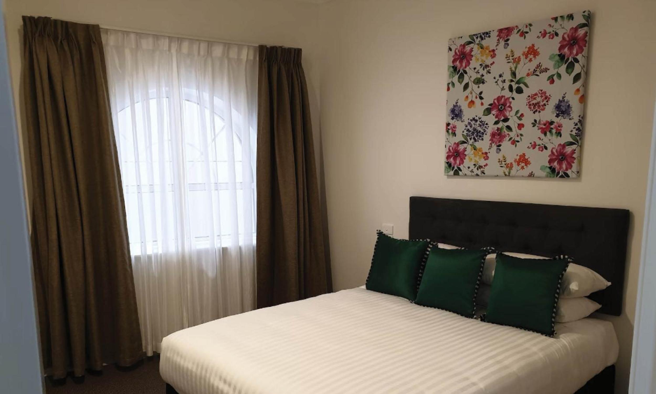 Bendigo Vacations - The Hotel Shamrock - Property Image 3