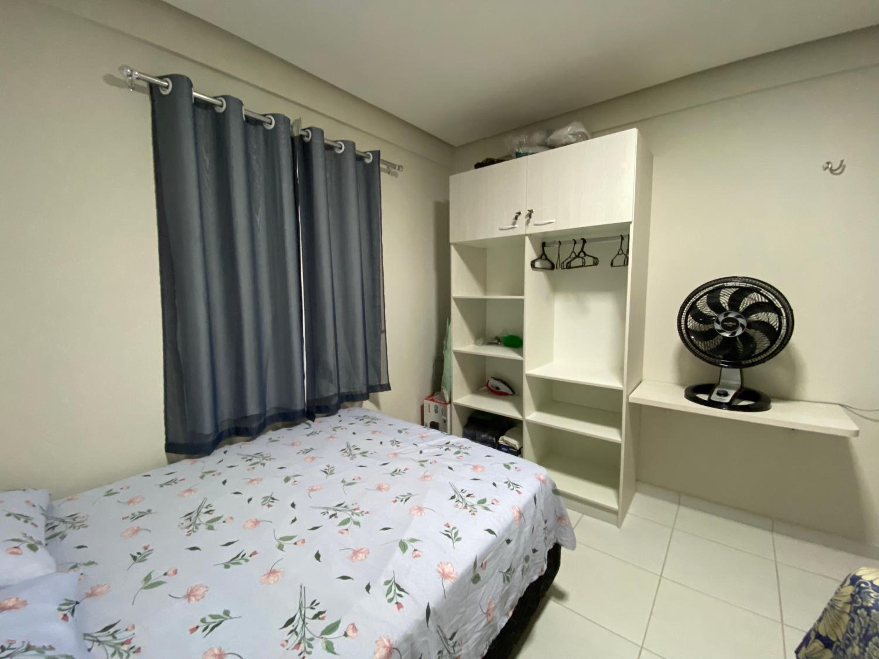 No Atalaia, Fort Poseidon rua do Atalho a 700 metros da praia do Atalaia, apartamento novo decorado, varanda, sala de estar e jantar, 02 suítes, 03 banheir