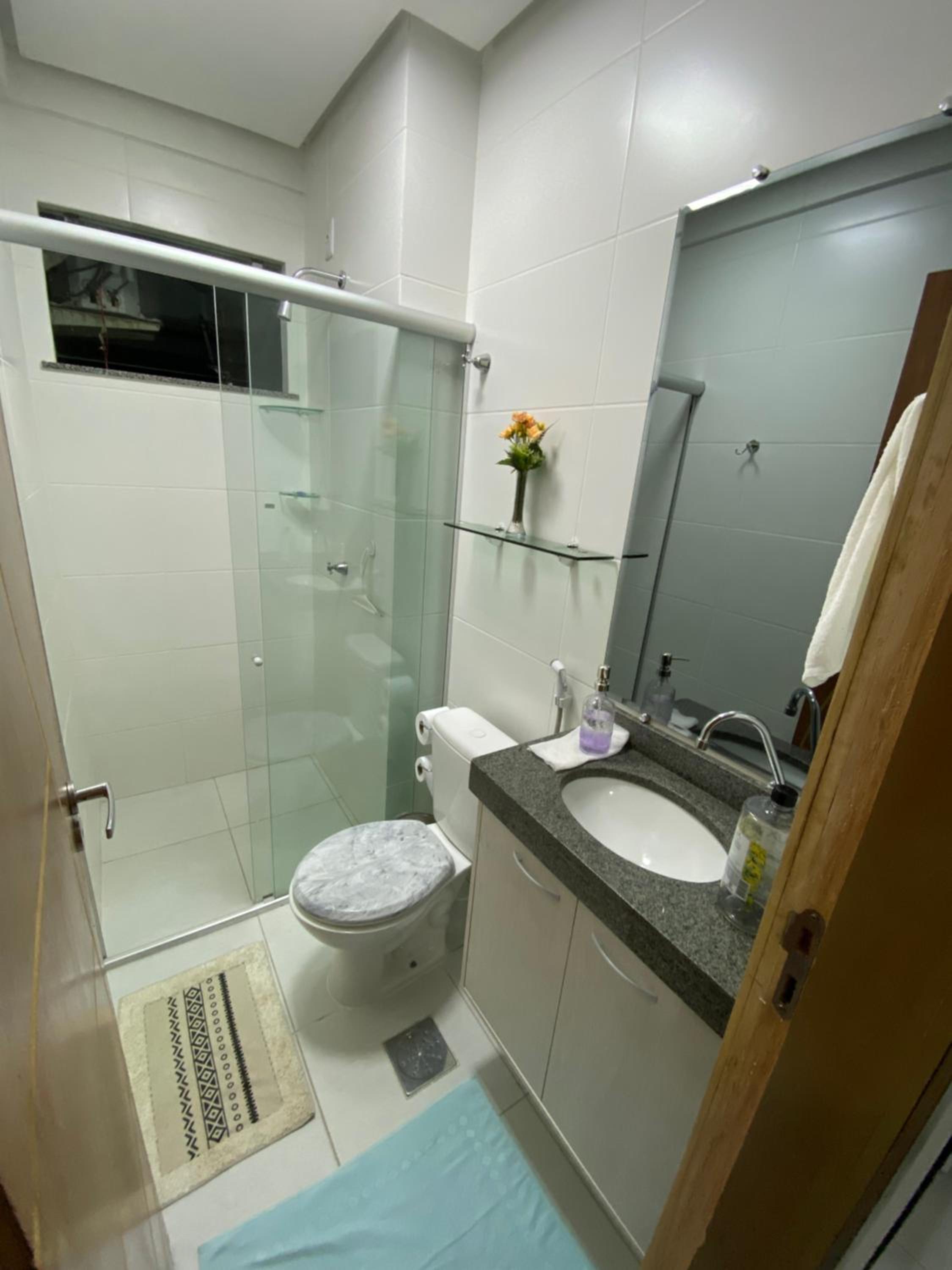 No Atalaia, Fort Poseidon rua do Atalho a 700 metros da praia do Atalaia, apartamento novo decorado, varanda, sala de estar e jantar, 02 suítes, 03 banheir