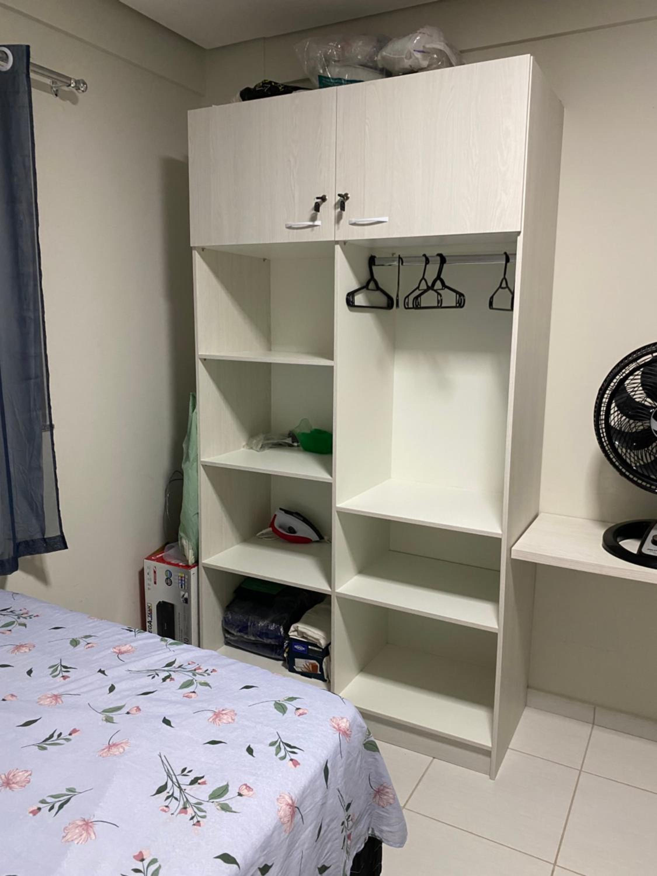 No Atalaia, Fort Poseidon rua do Atalho a 700 metros da praia do Atalaia, apartamento novo decorado, varanda, sala de estar e jantar, 02 suítes, 03 banheir