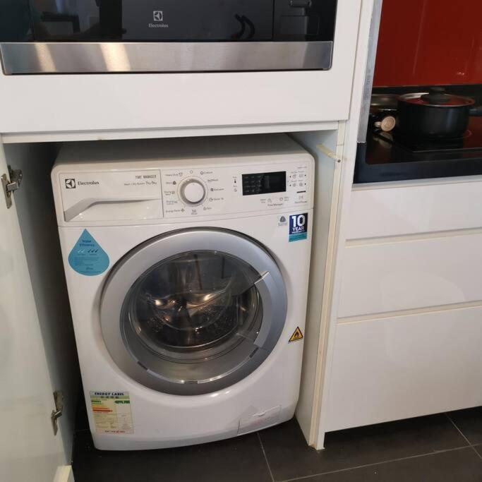 Arcoris Mont Kiara-2-6px-Netflix-Balcony-OSIM-Xbox-Super Fast Internet
