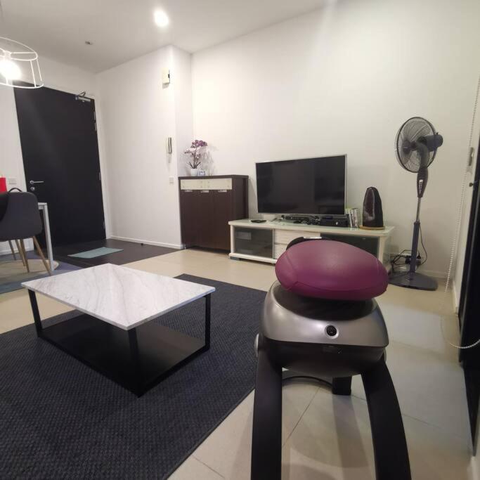 Arcoris Mont Kiara-2-6px-Netflix-Balcony-OSIM-Xbox-Super Fast Internet
