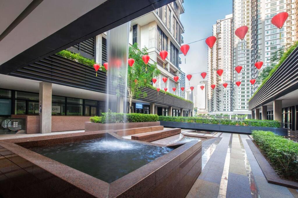 Arcoris Mont Kiara-2-6px-Netflix-Balcony-OSIM-Xbox-Super Fast Internet