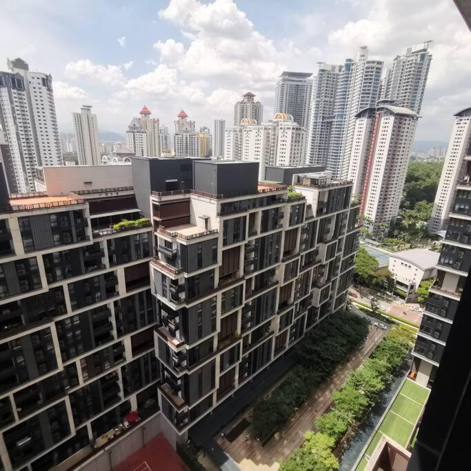 Arcoris Mont Kiara-2-6px-Netflix-Balcony-OSIM-Xbox-Super Fast Internet