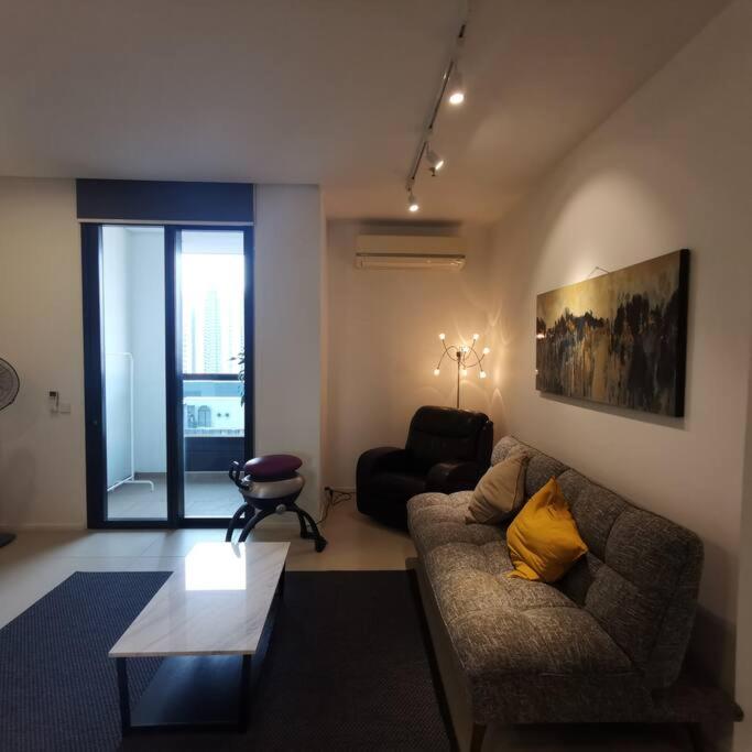 Arcoris Mont Kiara-2-6px-Netflix-Balcony-OSIM-Xbox-Super Fast Internet
