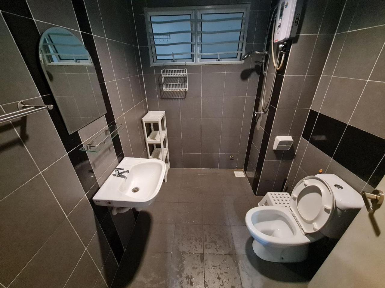 1 min Next to LRT CHERAS 68 with Shared Area