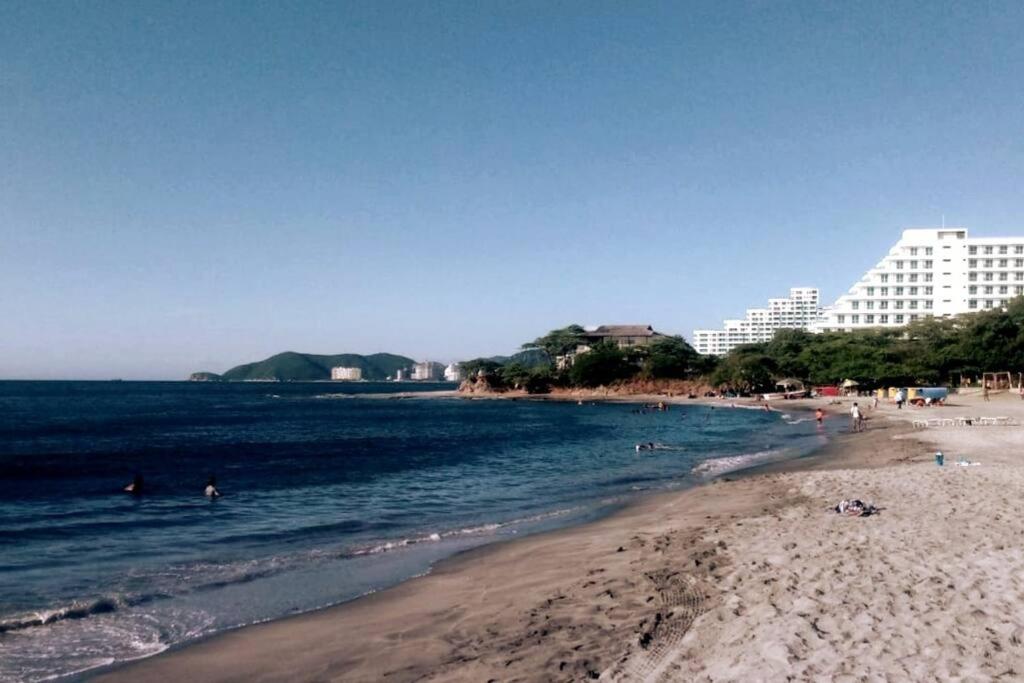 COZY, Apartamento a solo 10 minutos Caminando a Playa Dormida, con Piscina y Parqueadero.