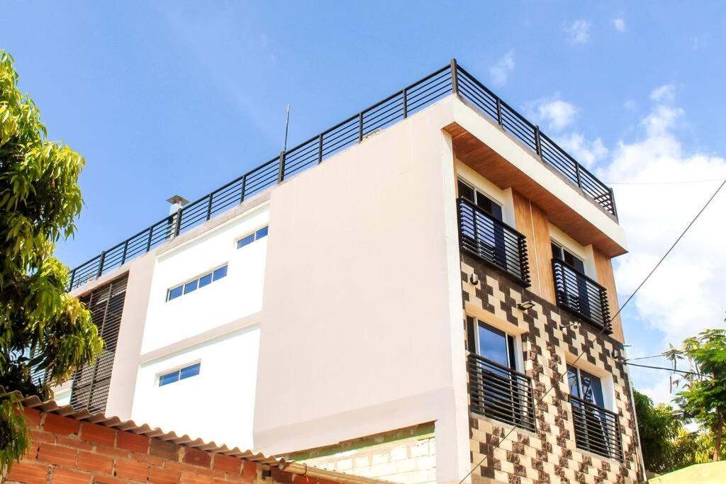 Hotel COZY, Apartamento a solo 10 minutos Caminando a Playa Dormida, con Piscina y Parqueadero. - Image 1