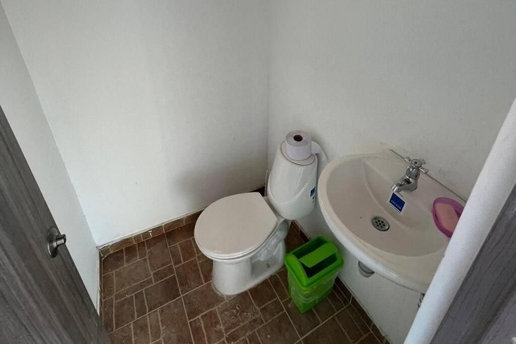 COZY, Apartamento a solo 10 minutos Caminando a Playa Dormida, con Piscina y Parqueadero.