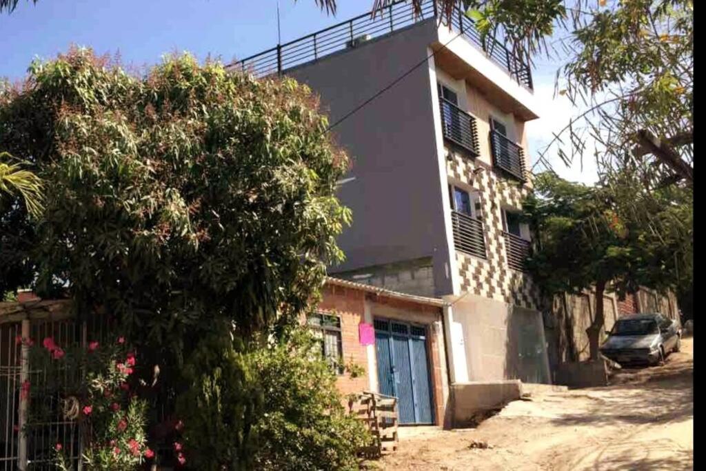 COZY, Apartamento a solo 10 minutos Caminando a Playa Dormida, con Piscina y Parqueadero.