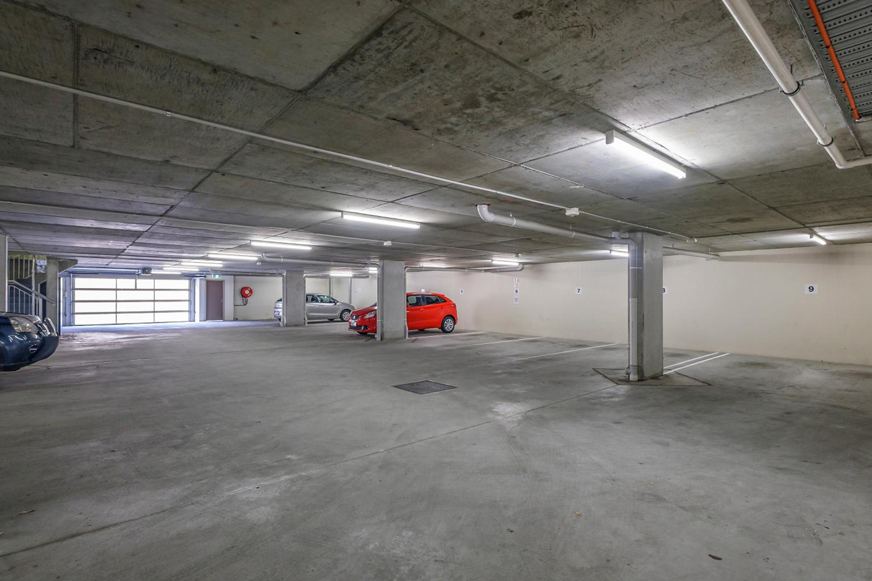 Modern, Central Apartment Footsteps to Salamanca