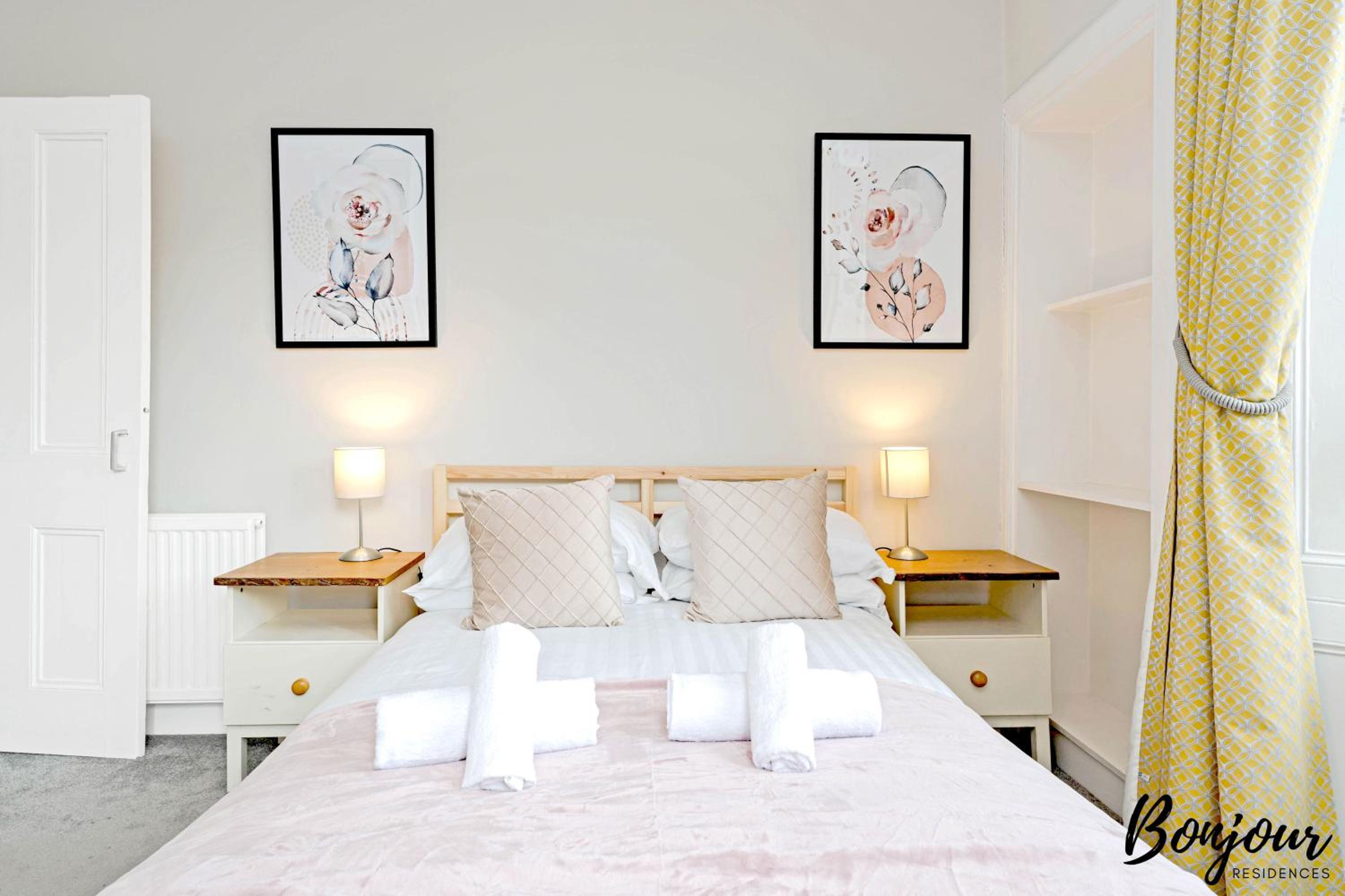Mabillon Suite - Gorgeous-Haymarket, City Centre-FREE Parking by Bonjour Residences Edinburgh view 3