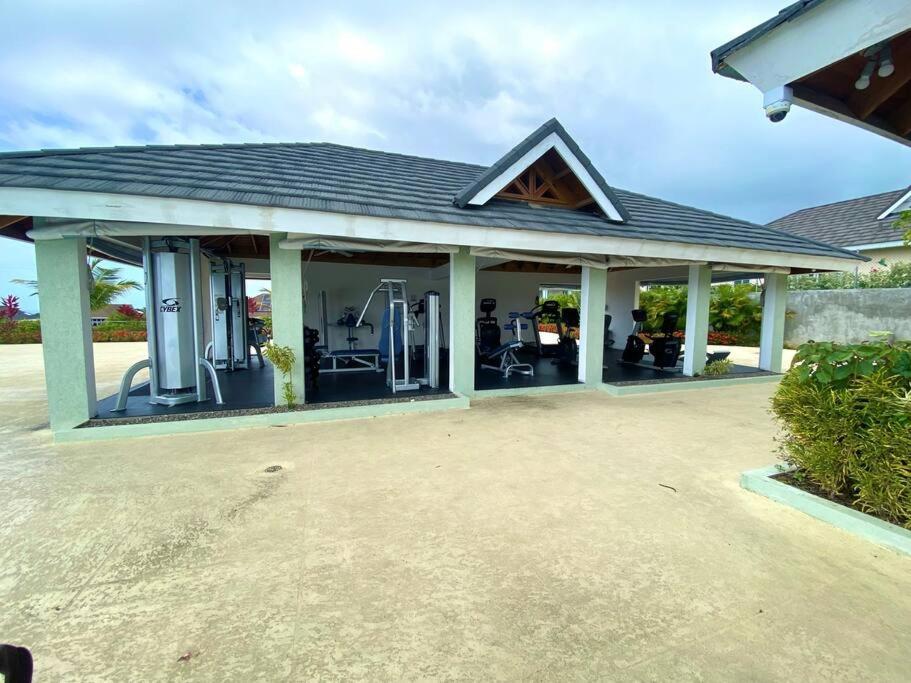 Lovely 3 Bedroom Vacay Home JA4