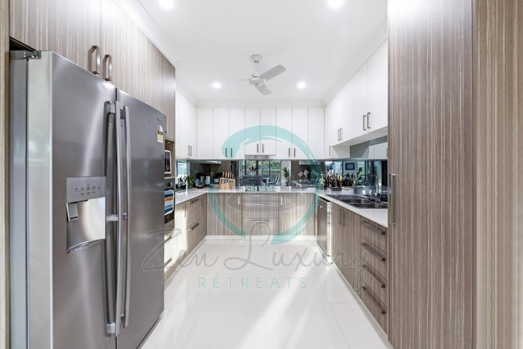 Zenhouse: Stylish Muirhead Home Near Park/Hospital