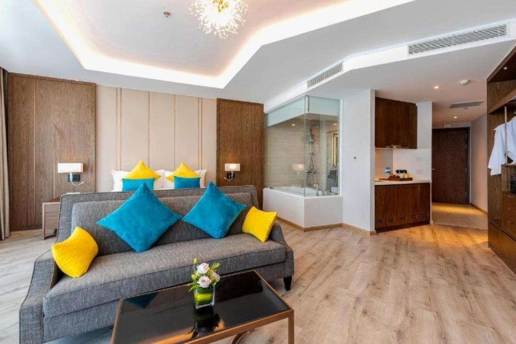 Luxury Seaview Panorama Nha Trang by Luna view 4