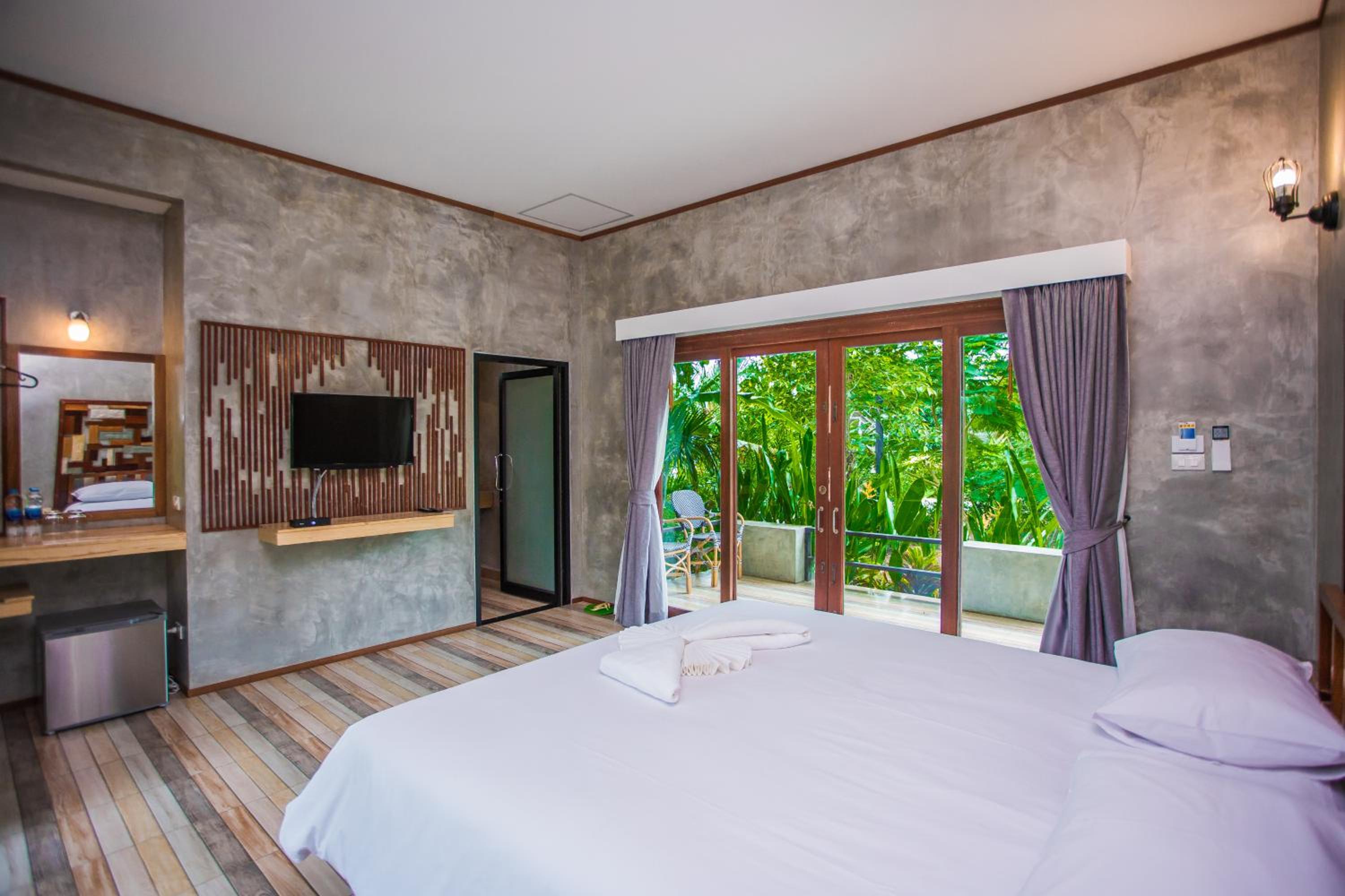 Palm Pran Resort