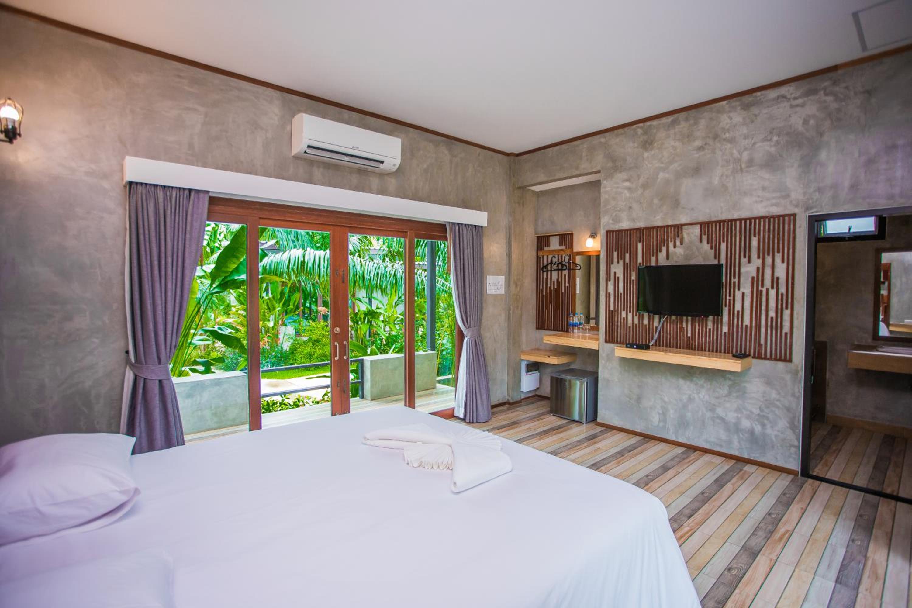 Palm Pran Resort