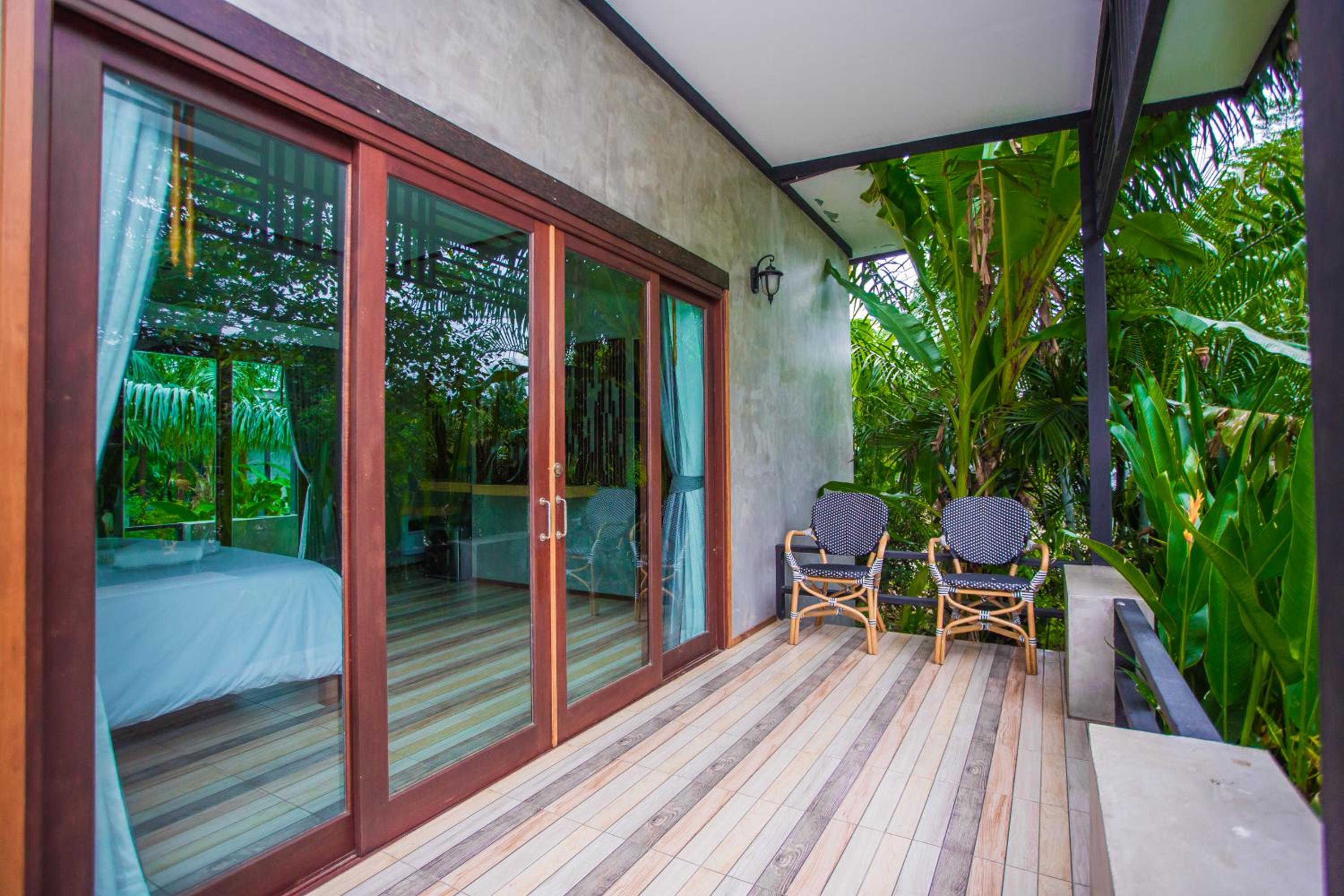 Palm Pran Resort