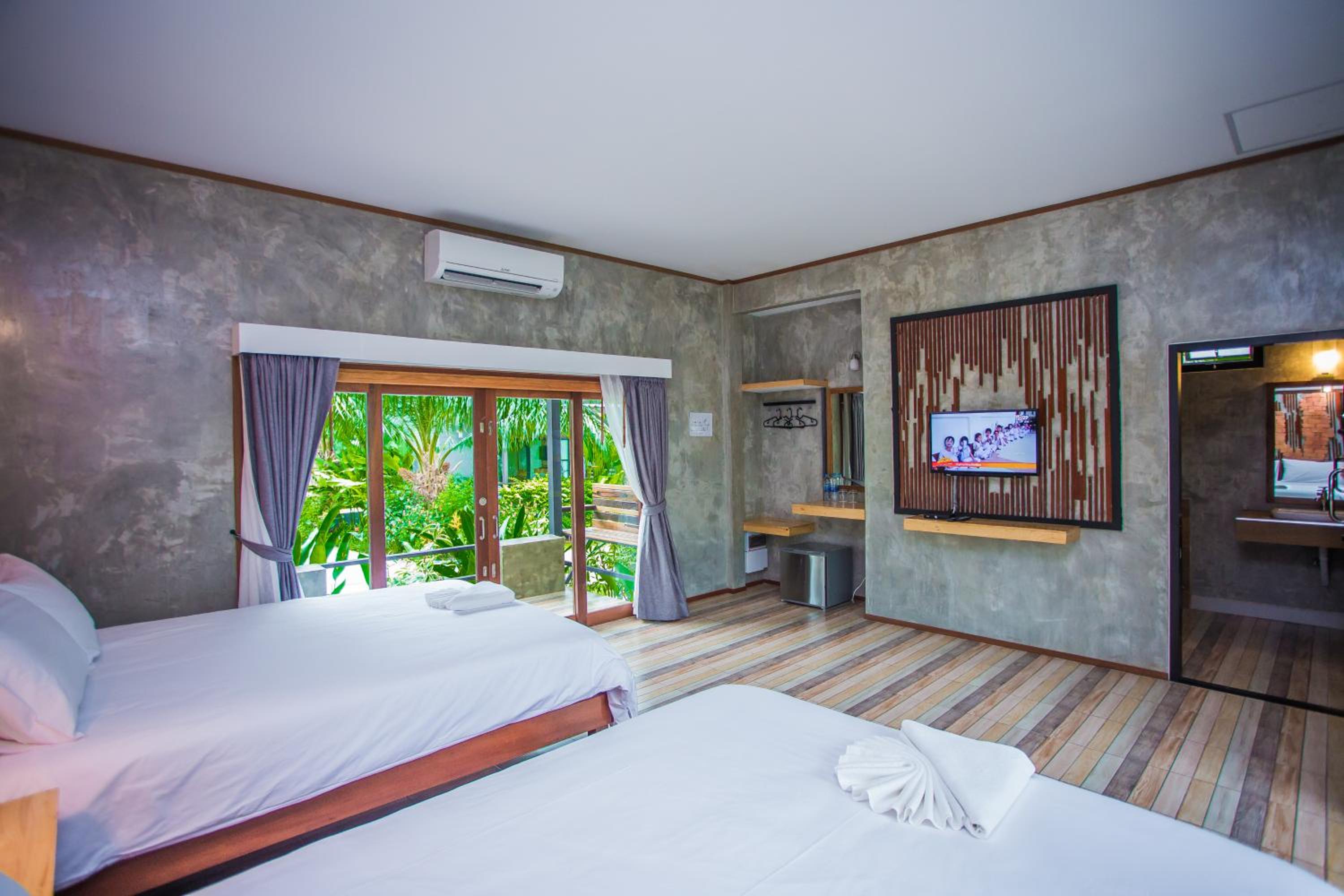 Palm Pran Resort