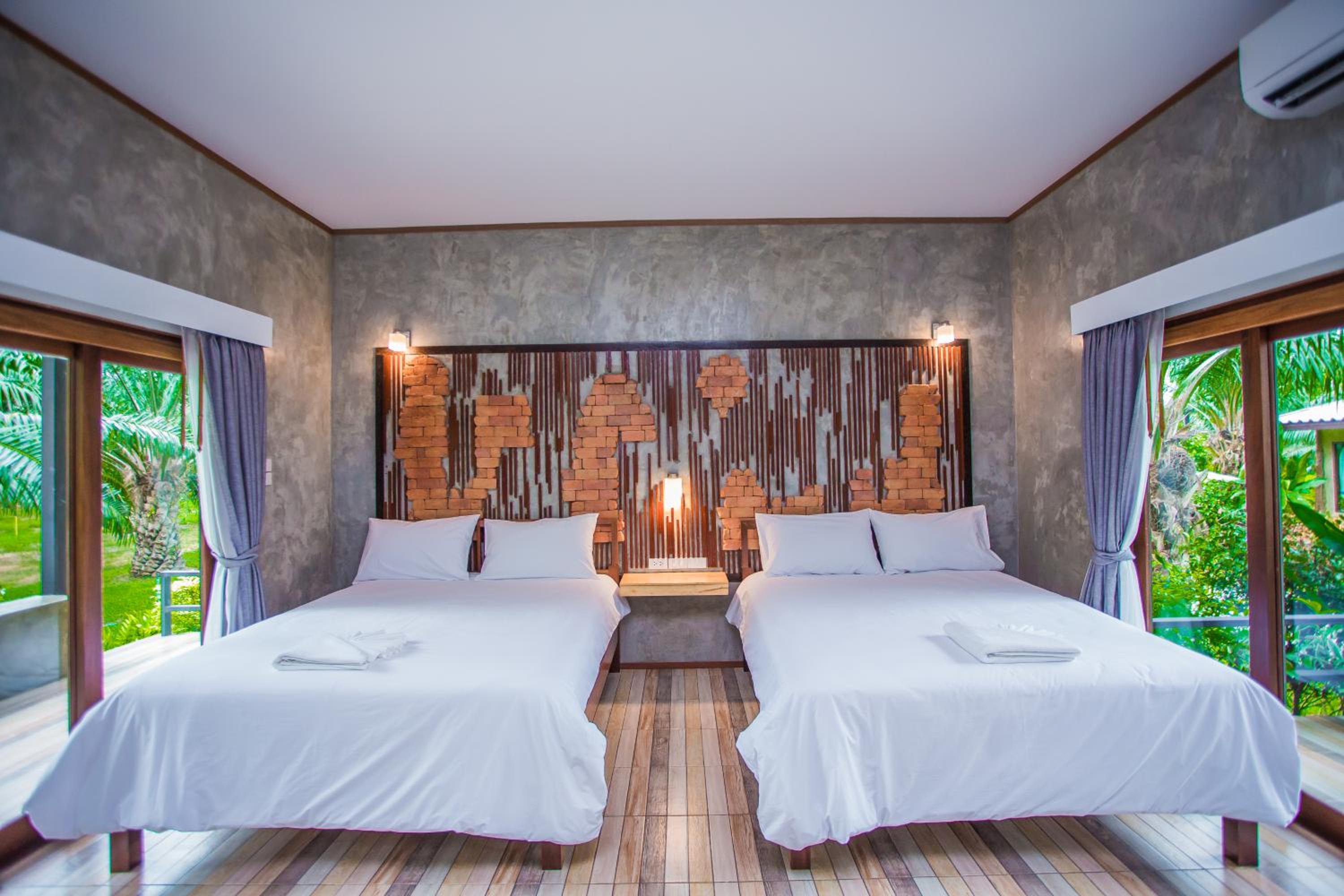 Palm Pran Resort