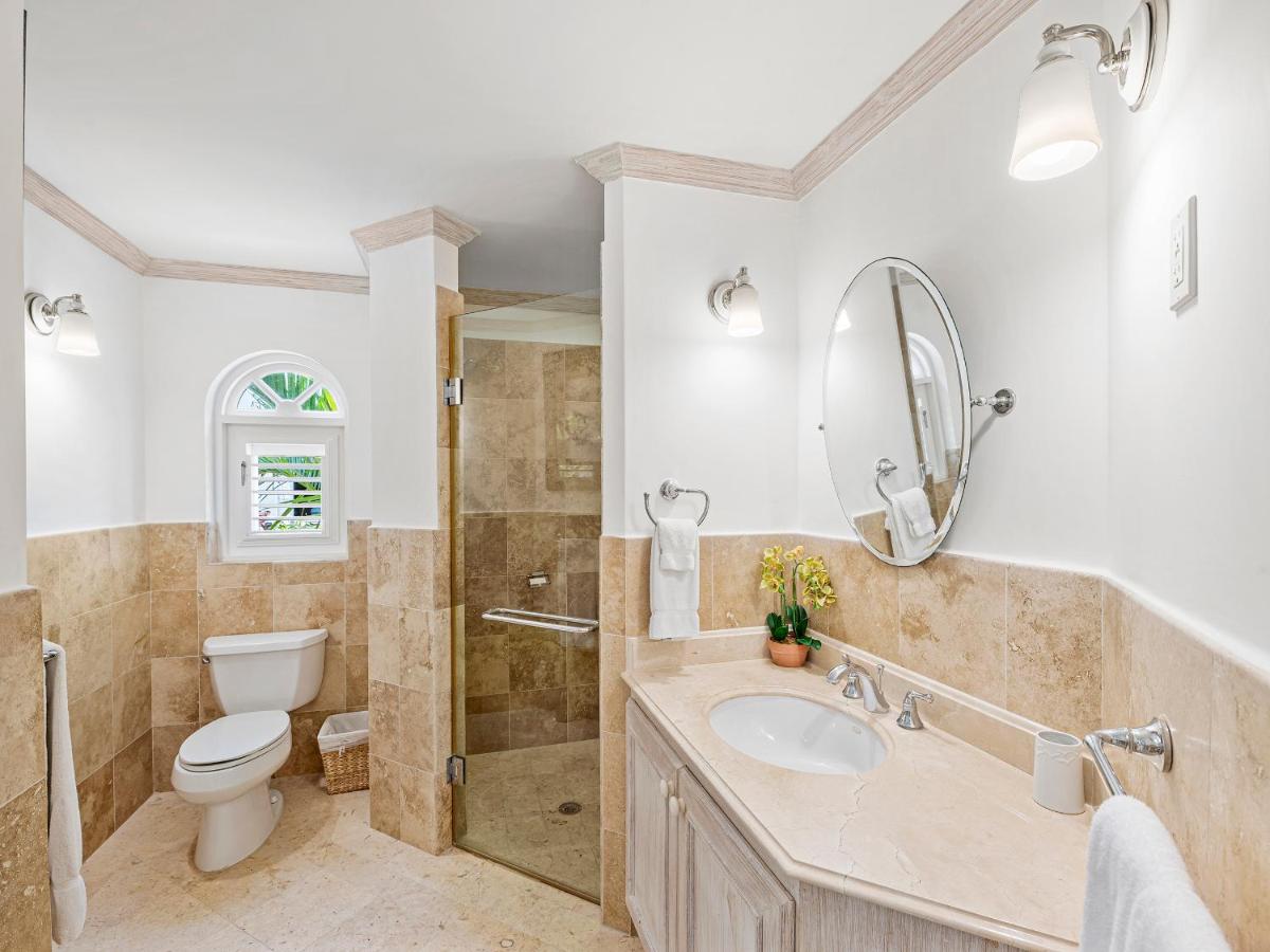 Royal Apartment at Westmoreland with Amazing Pool view 4