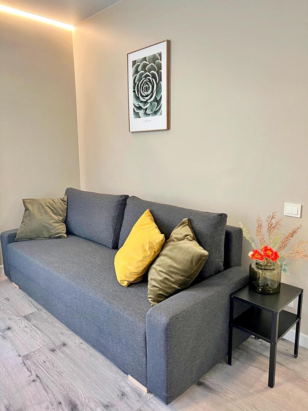 Clinic Studio Apartments by Hostlovers view 5