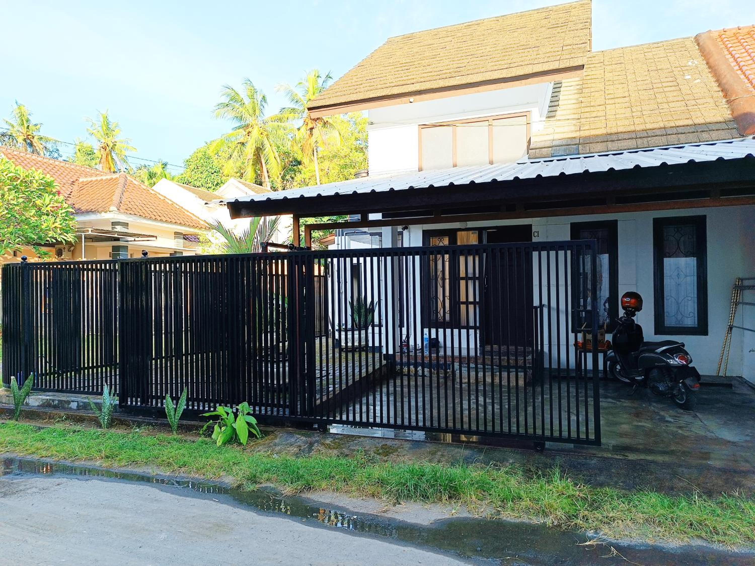 Meninting garden house view 3