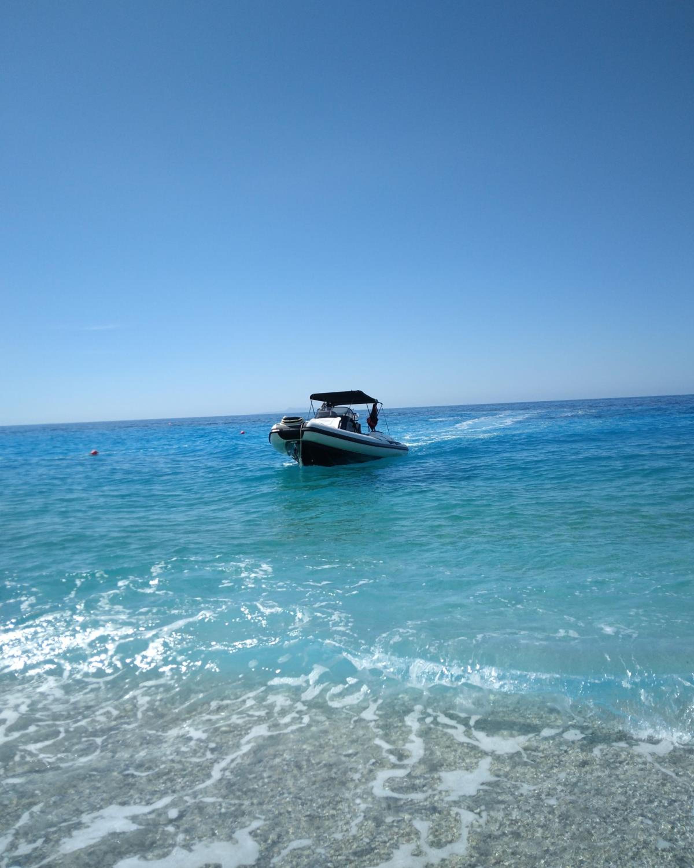 Olea Residence, Luxury sea view apartment with private beach