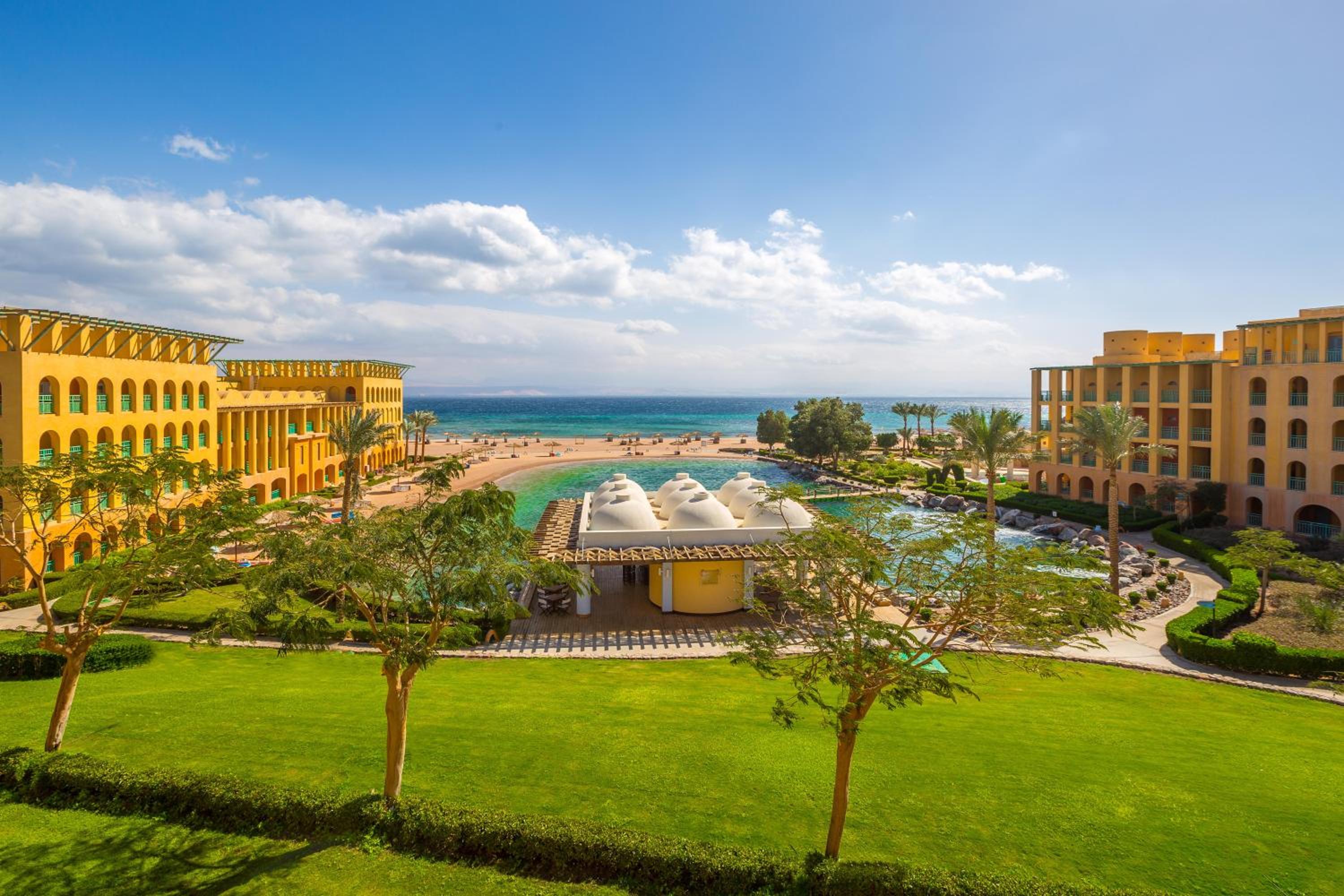 Strand Beach Resort