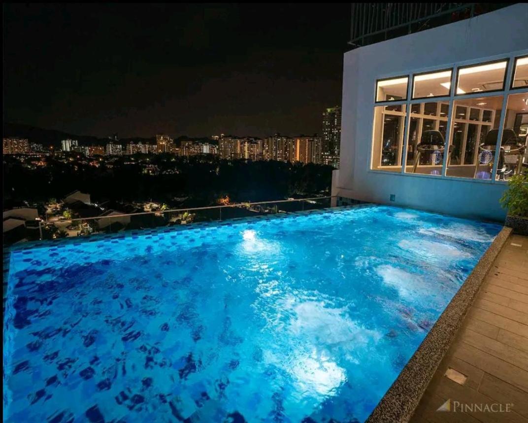 Pinnacle Sri Petaling nearby Stadium Bukit Jaili Cozy 8ppl Maxine suite