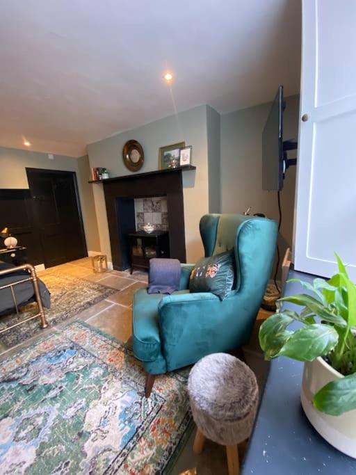 Clifton Georgian Townhouse, Downstairs Ensuite Room & Light Plant Based Breakfast view 4